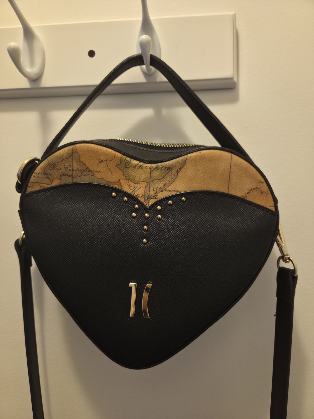 Alviero Martini Black and Tan Heart-Shaped Crossbody Bag - Picture 5 of 6